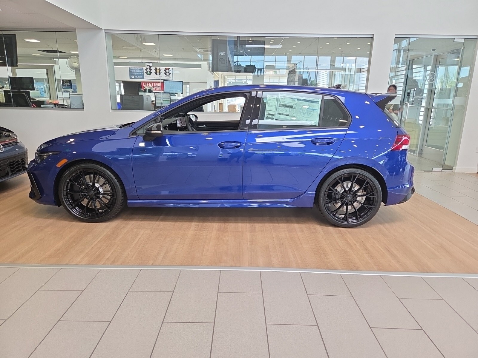 2025 Volkswagen Golf R photo 2