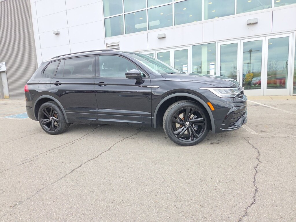 Certified 2023 Volkswagen Tiguan 2.0T SE R-Line Black SUV