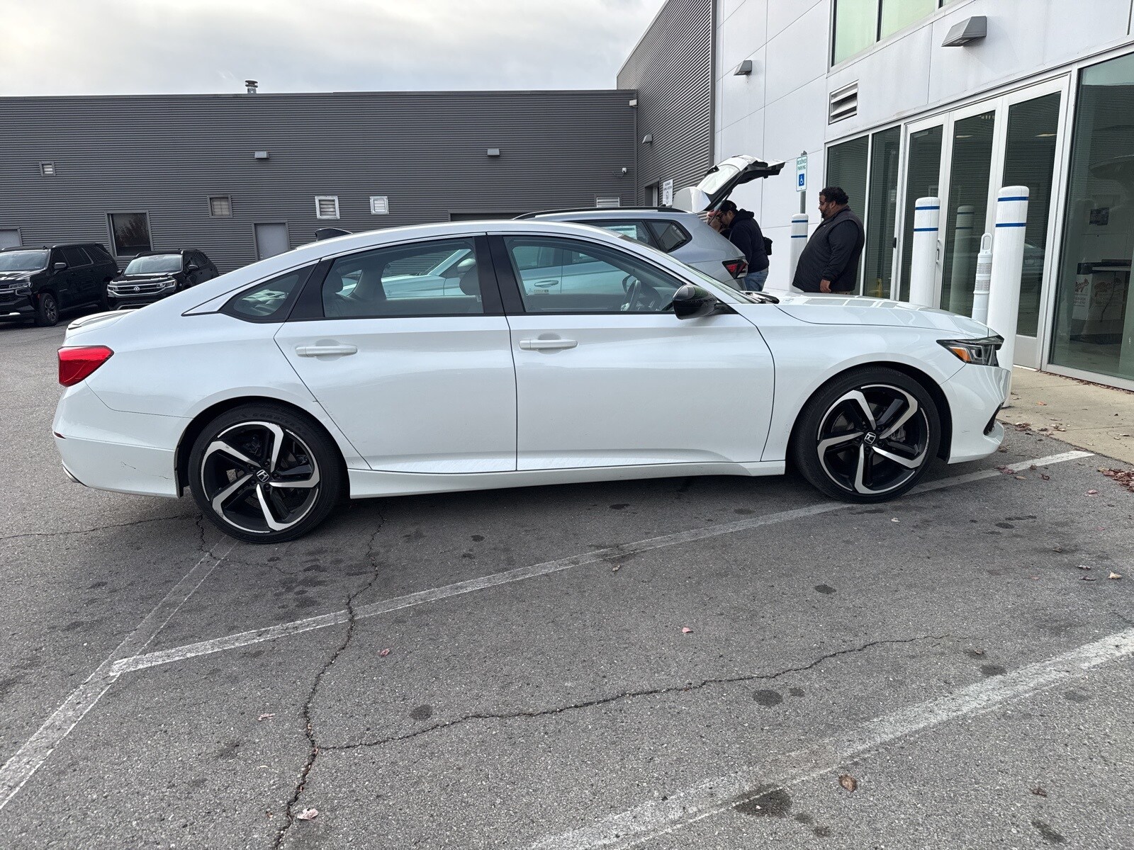 2022 Honda Accord Sport SE photo 2