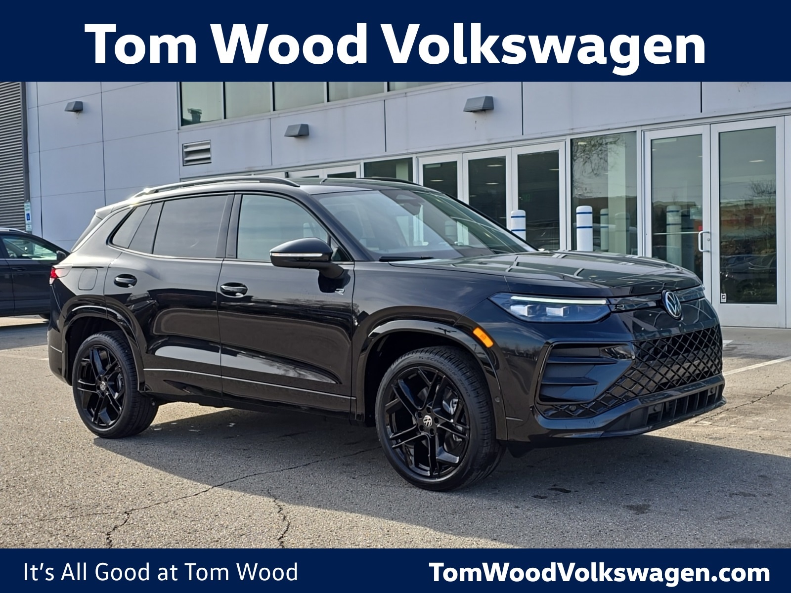 2026 Volkswagen Tiguan SE R-LINE BLACK's photo