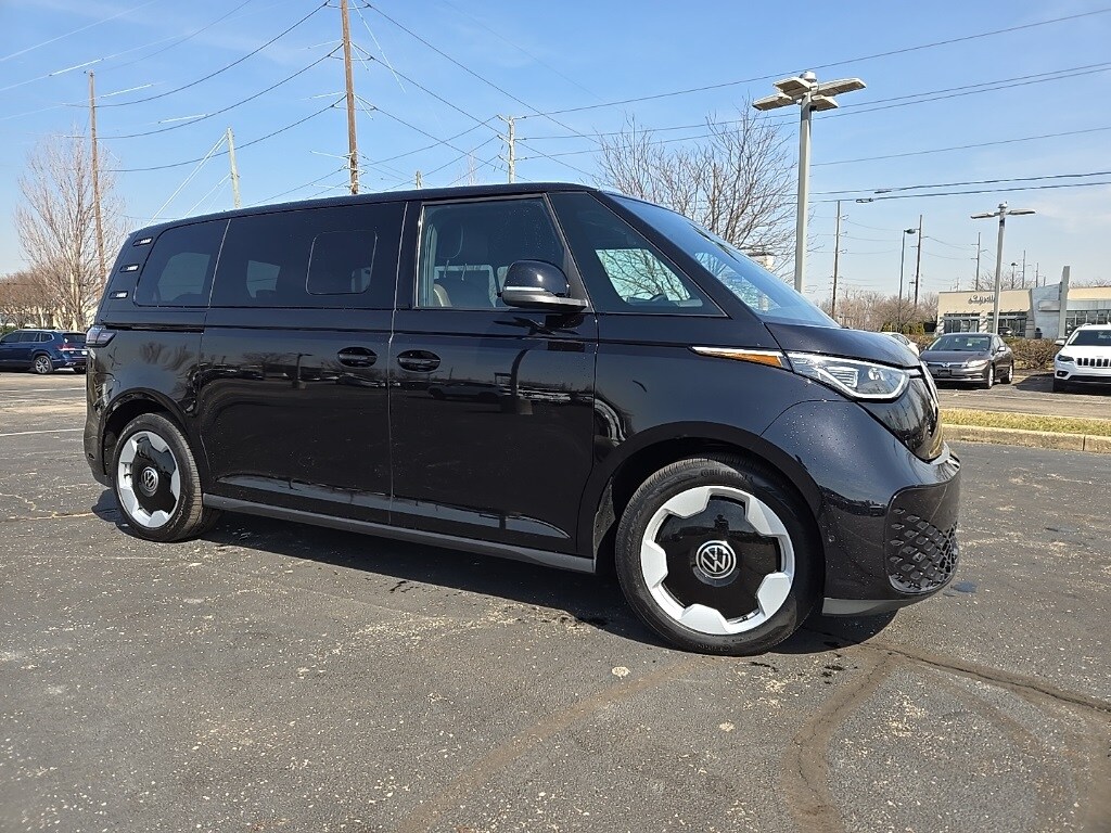 2025 Volkswagen ID. Buzz Pro S photo 2
