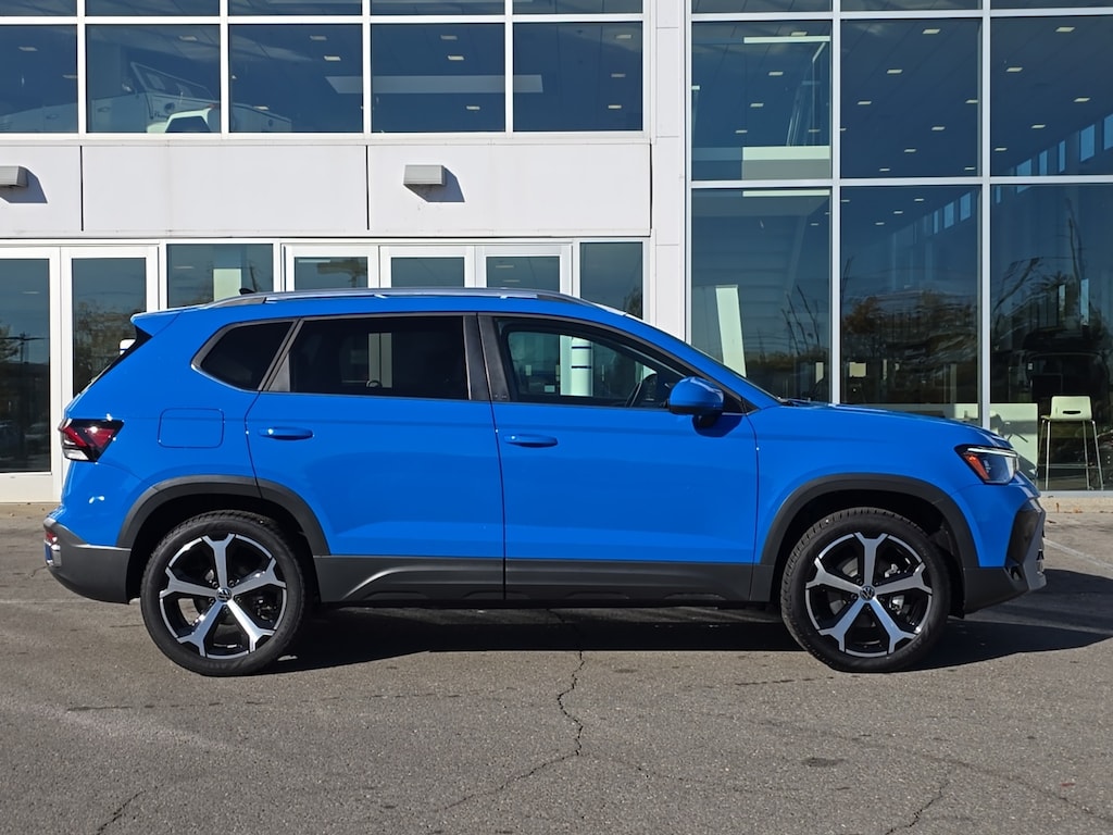 Certified 2025 Volkswagen Taos 1.5T SEL SUV