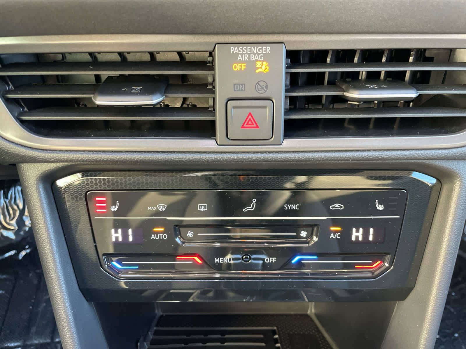 2026 Volkswagen Taos SE Black - Photo 38