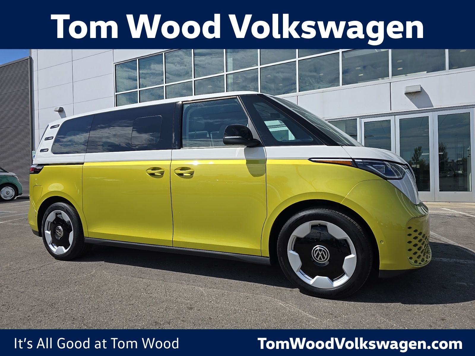 2025 Volkswagen ID. Buzz Pro S Plus 4Motion's photo