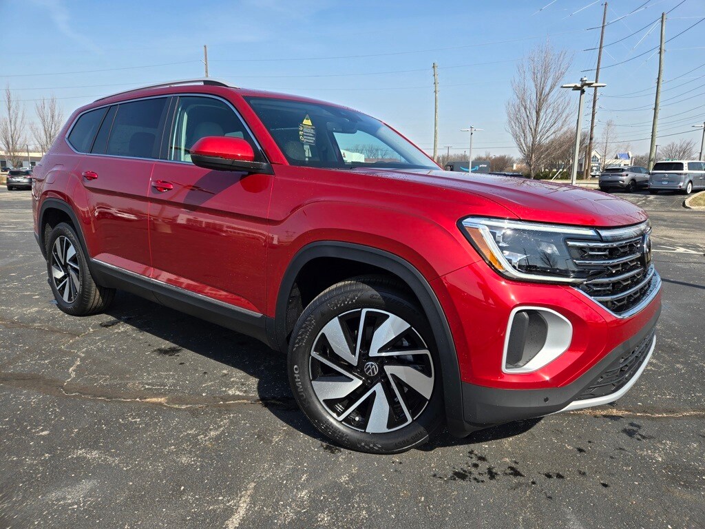 2025 Volkswagen Atlas SEL photo 4