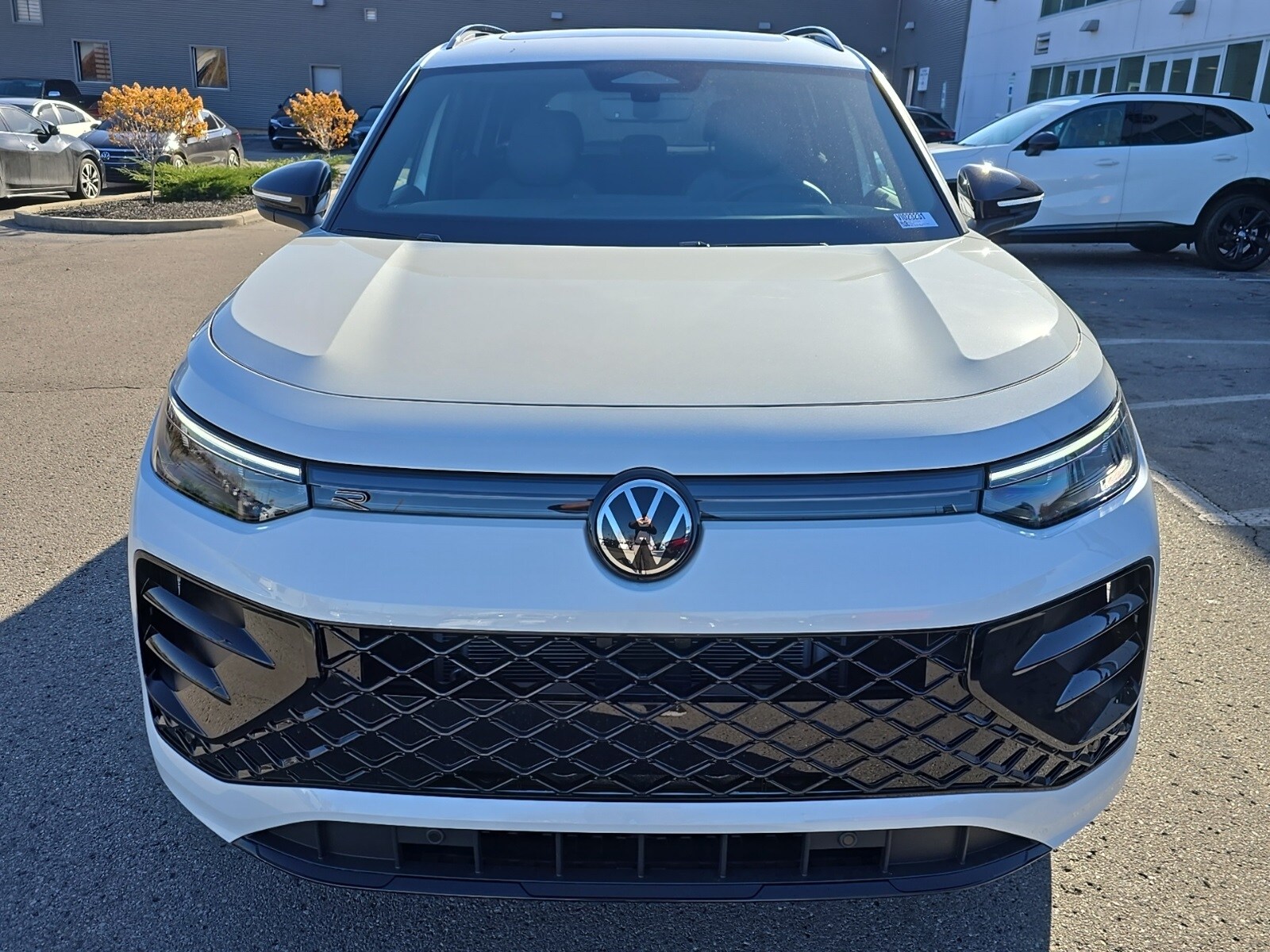 2026 Volkswagen Tiguan SE R-Line Black photo 4