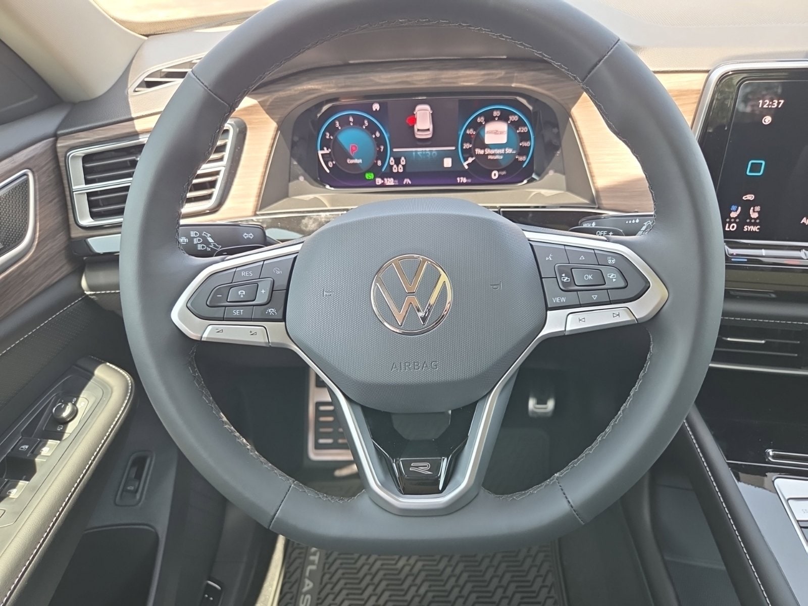 2026 Volkswagen Atlas SEL Premium R-Line - Photo 28