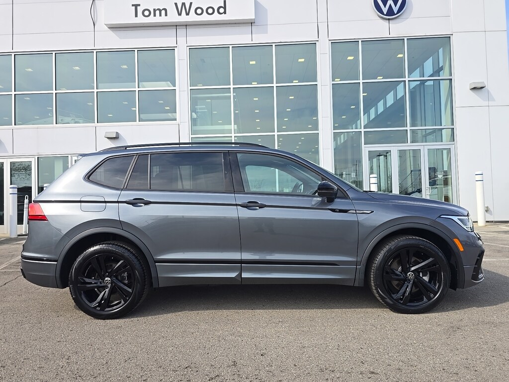 Certified 2023 Volkswagen Tiguan 2.0T SE R-Line Black SUV