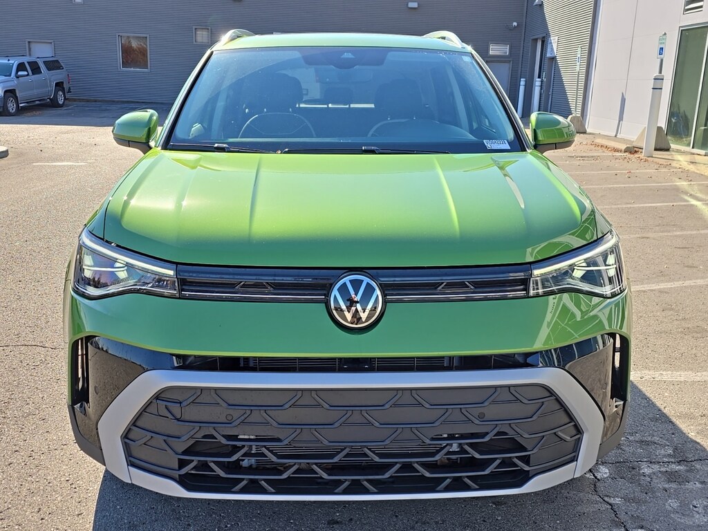Certified 2025 Volkswagen Taos 1.5T SE SUV