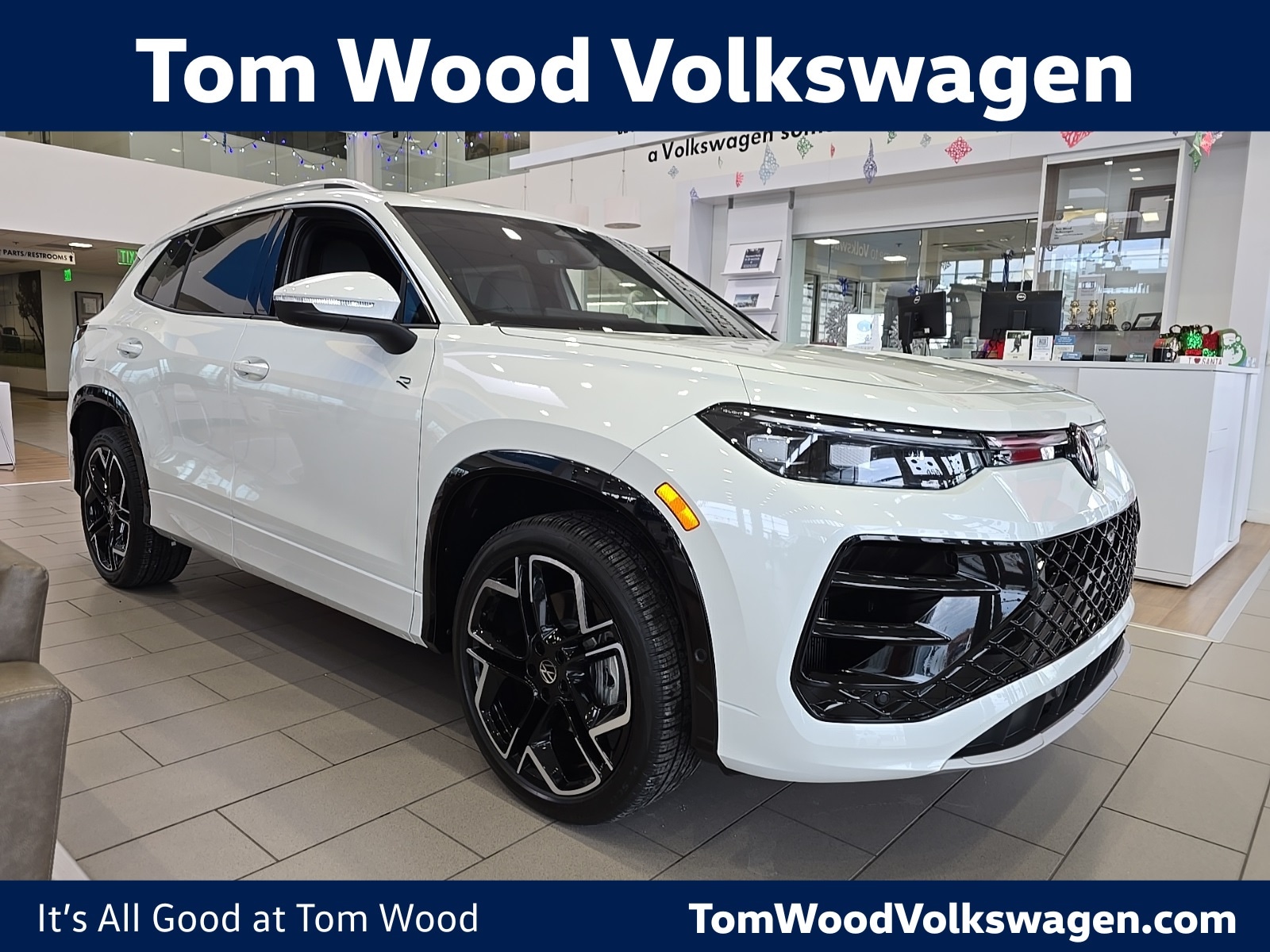 2026 Volkswagen Tiguan SEL R-LINE TURBO's photo