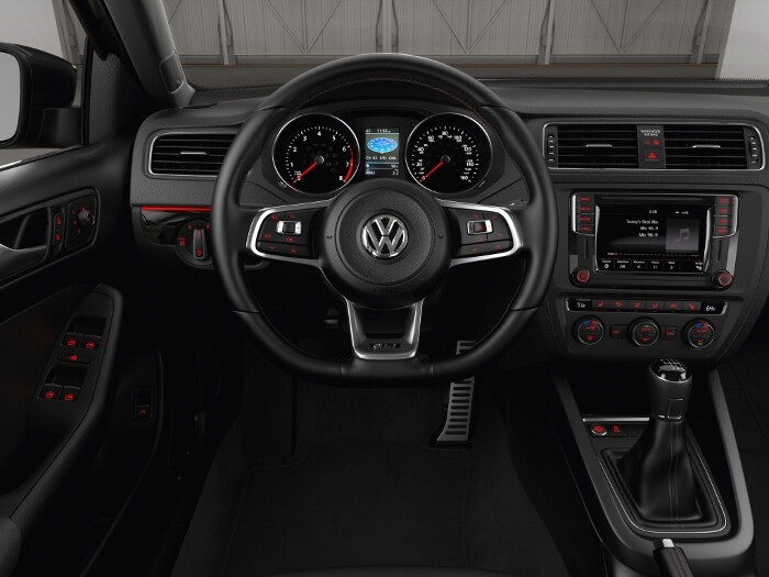2017-Volkswagen-Jetta-GLI-Interior-Dashboard (700x525).jpg