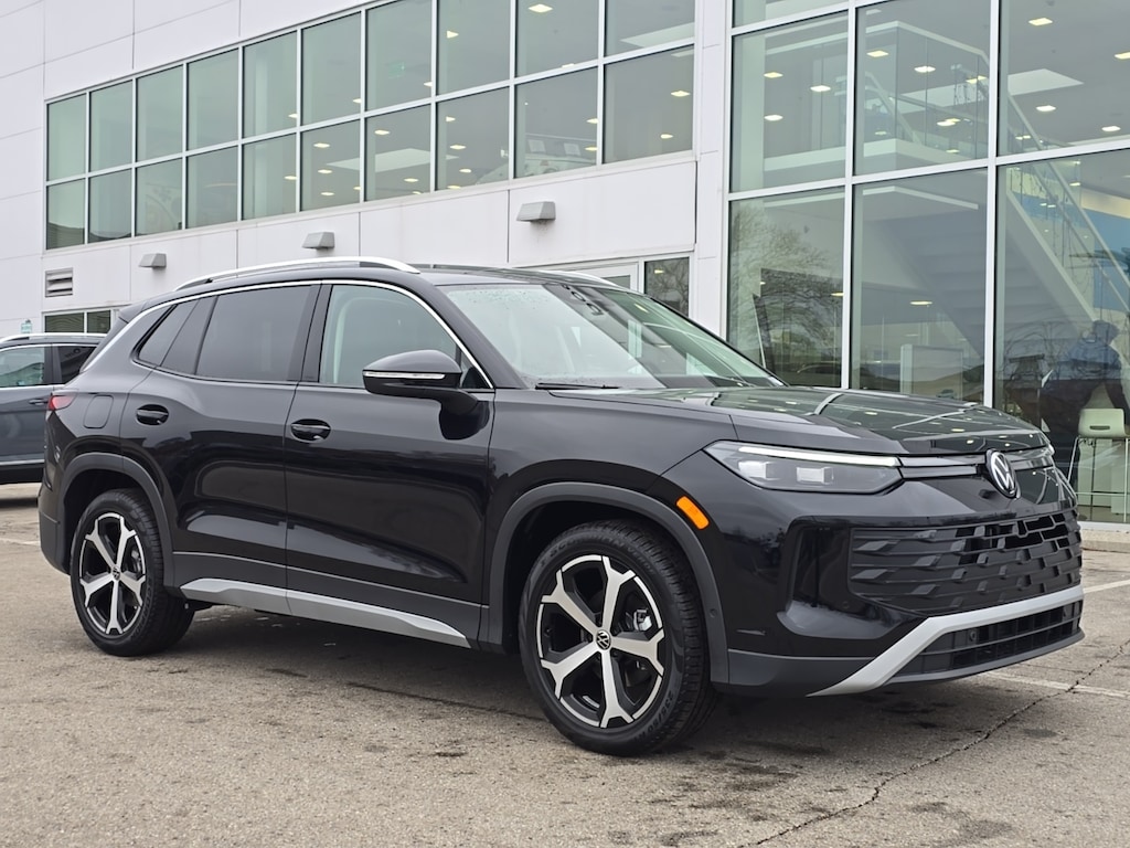 New 2026 Volkswagen Tiguan 2.0T SE SUV