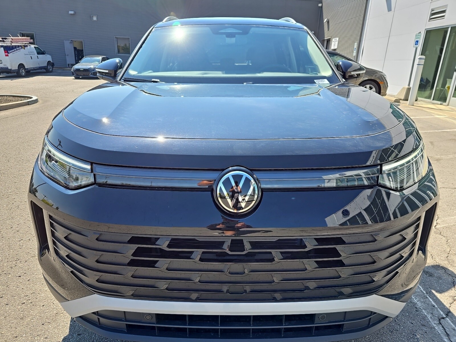 2025 Volkswagen Tiguan SE photo 3