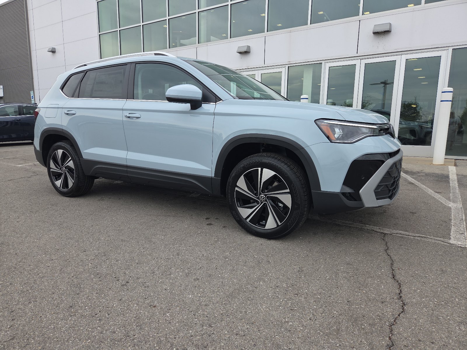2026 Volkswagen Taos SE - Photo 2