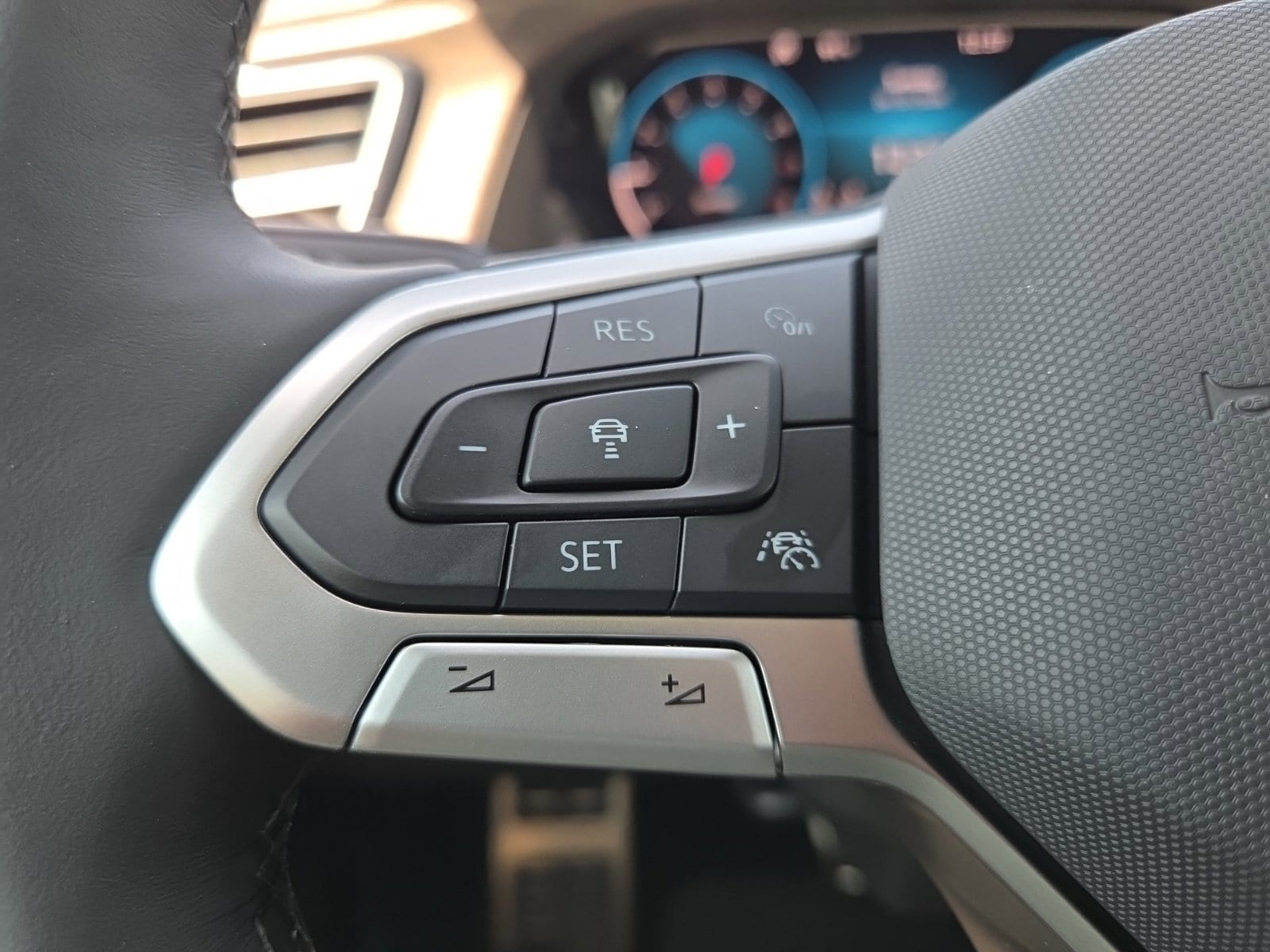 2026 Volkswagen Atlas SEL Premium R-Line - Photo 30