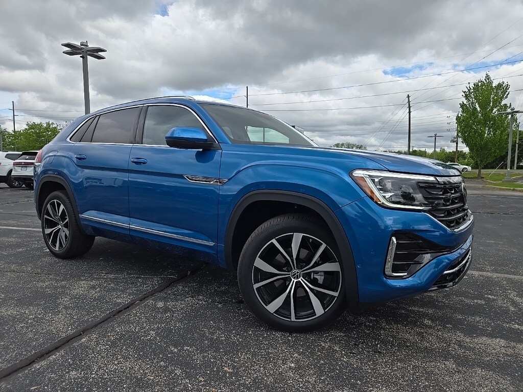 2025 Volkswagen Atlas Cross Sport SEL Premium R-Line photo 2