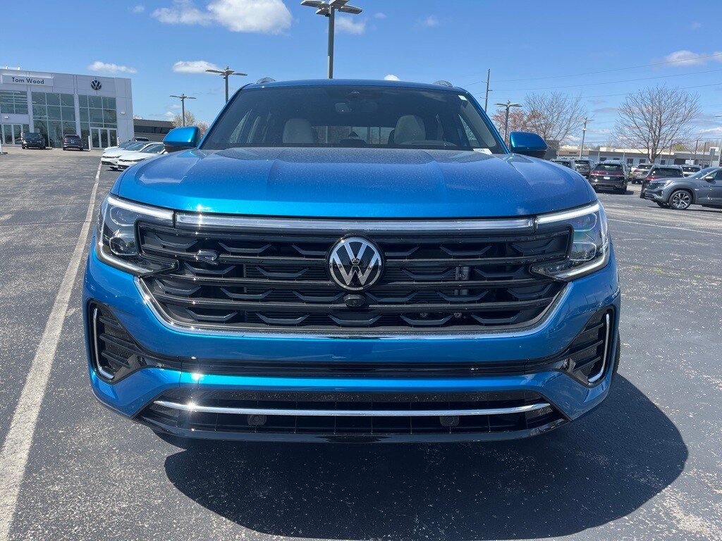 2025 Volkswagen Atlas Cross Sport SEL Premium R-Line photo 4