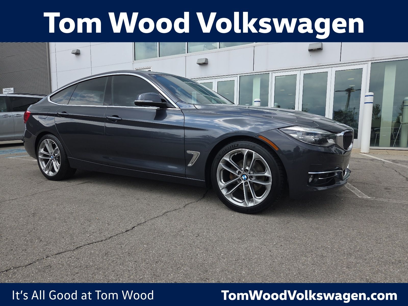 2017 BMW 3 Series 330i xDrive Gran Turismo's photo
