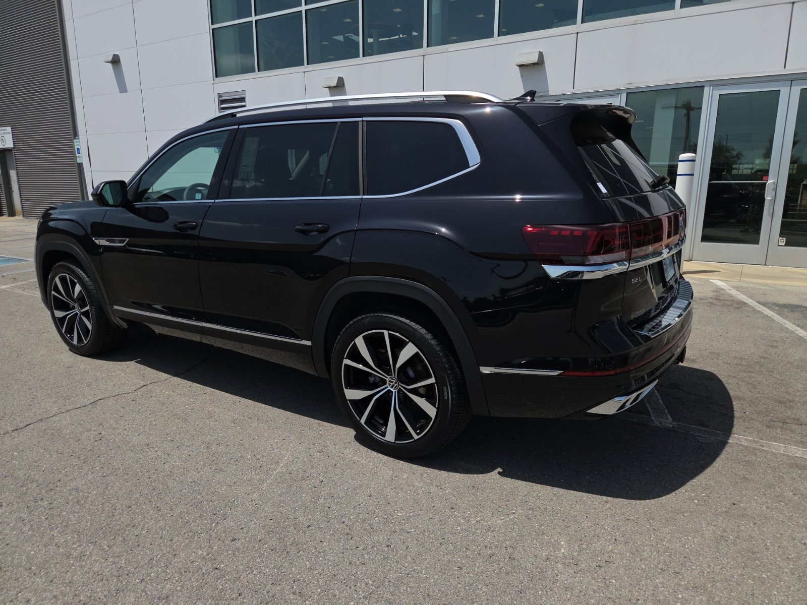 2026 Volkswagen Atlas SEL Premium R-Line - Photo 15