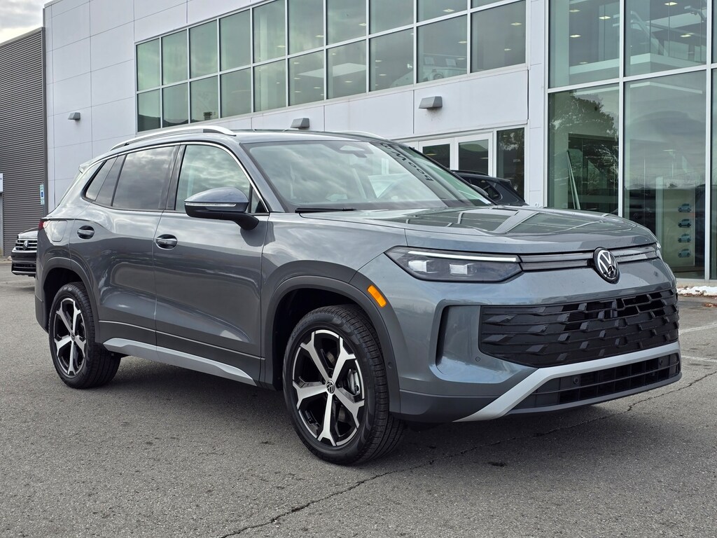 New 2026 Volkswagen Tiguan 2.0T SE SUV