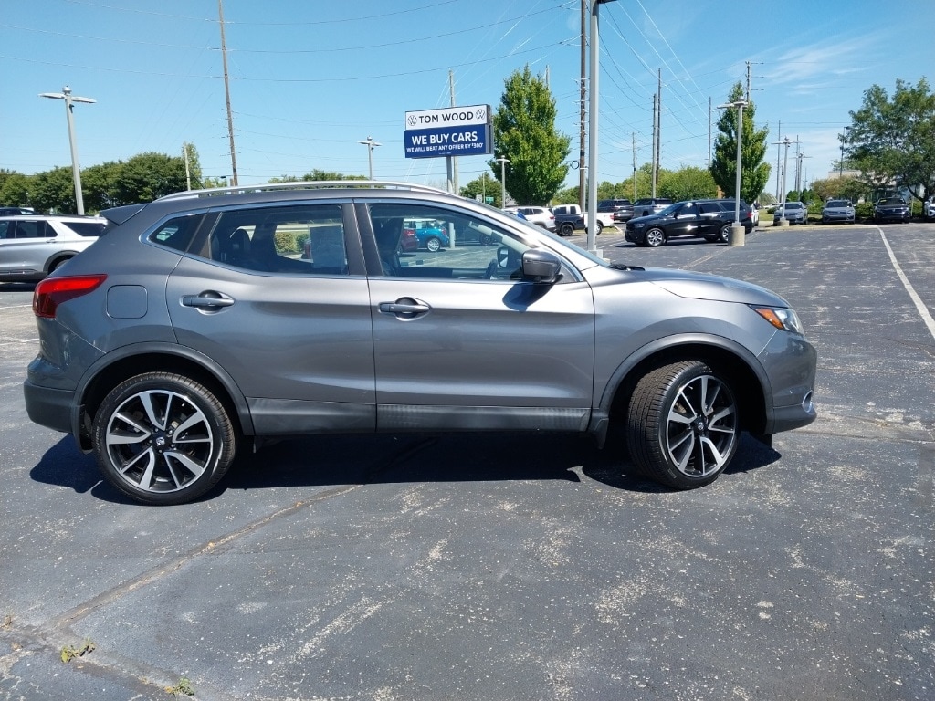 Used 2017 Nissan Rogue Sport SL with VIN JN1BJ1CP0HW013461 for sale in Indianapolis, IN