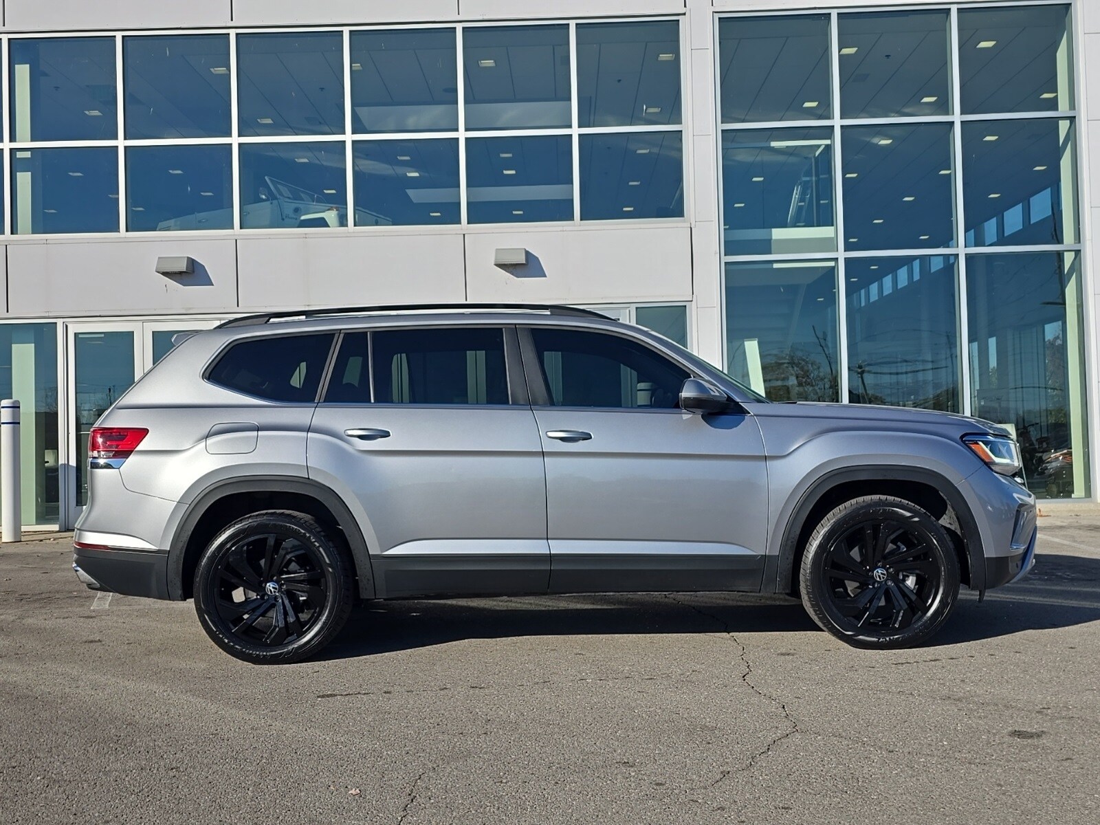 2023 Volkswagen Atlas V6 SE Technology photo 4