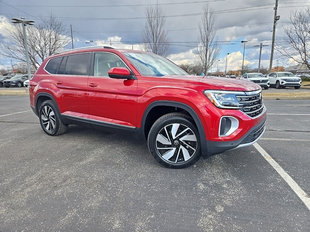 2025 Volkswagen Atlas SEL photo 2