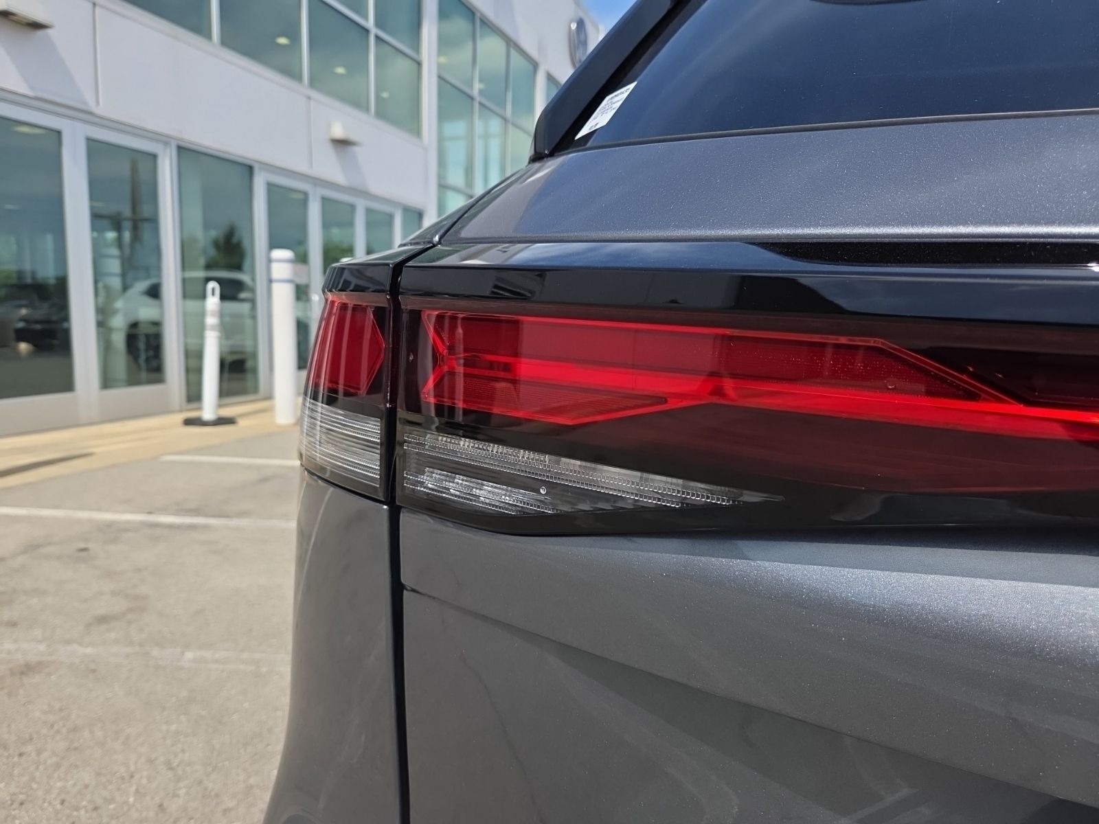 2026 Volkswagen Tiguan SE R-LINE BLACK - Photo 6