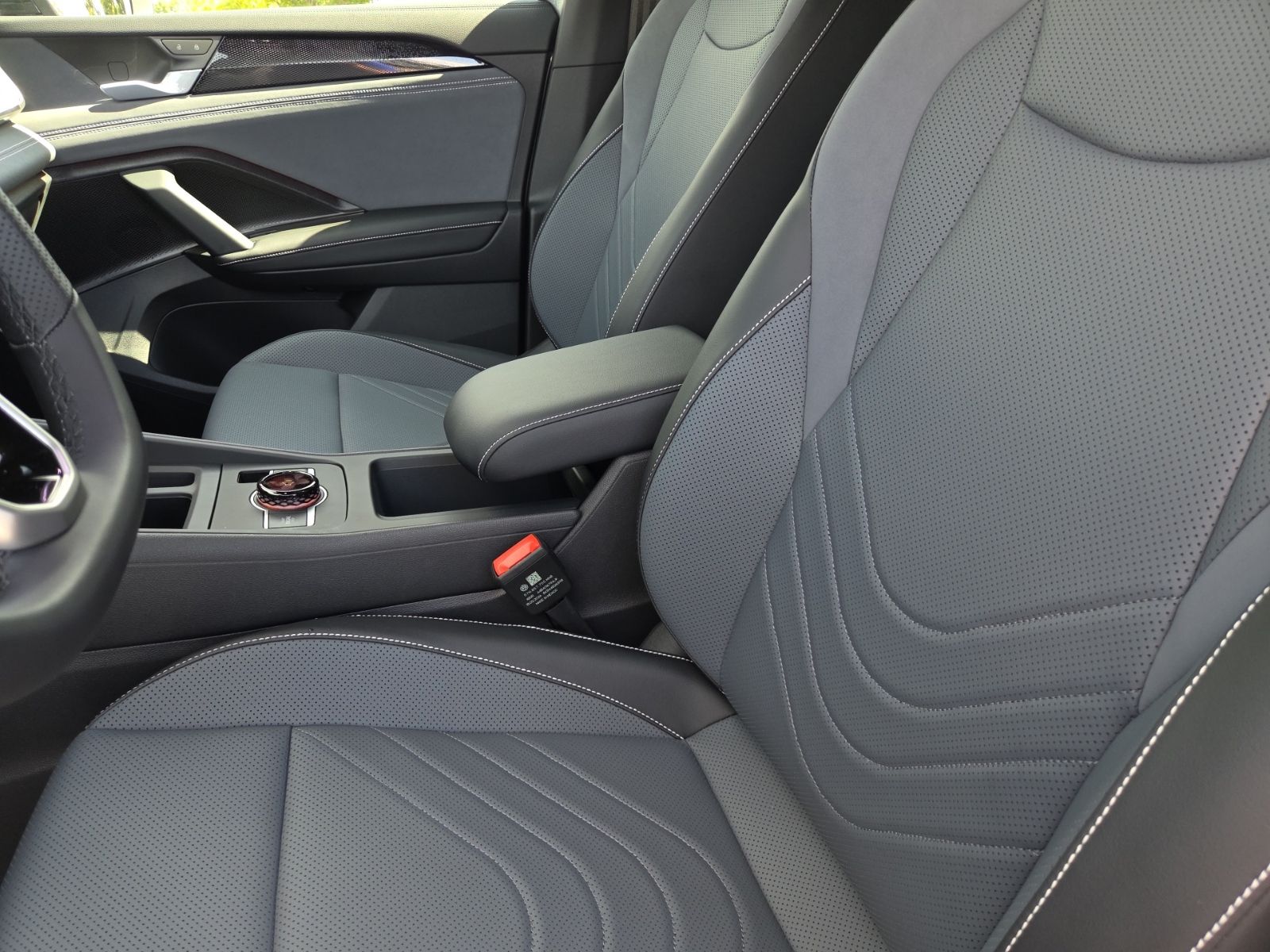 2026 Volkswagen Tiguan SE R-LINE BLACK - Photo 19