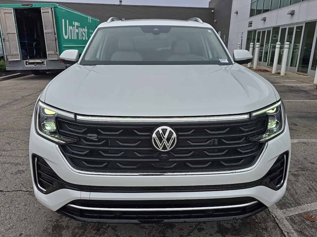 New 2026 Volkswagen Atlas 2.0T SEL Premium R-Line SUV