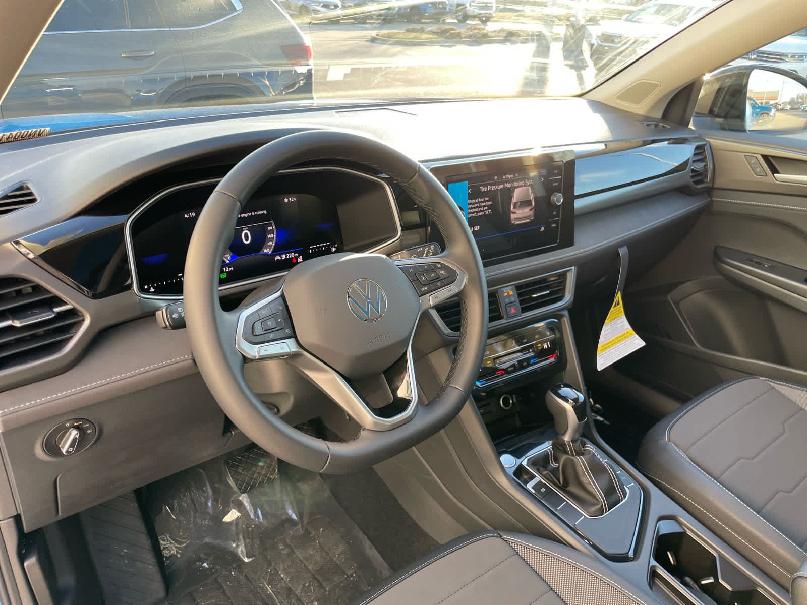 2026 Volkswagen Taos SE Black - Photo 20