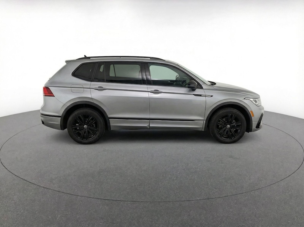 Used 2022 Volkswagen Tiguan 2.0T SE R-Line Black SUV