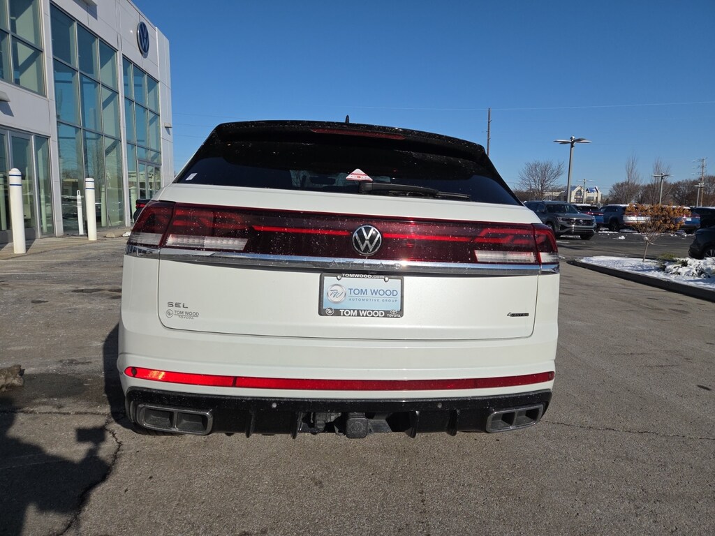 Used 2024 Volkswagen Atlas Cross Sport 2.0T SEL R-Line SUV