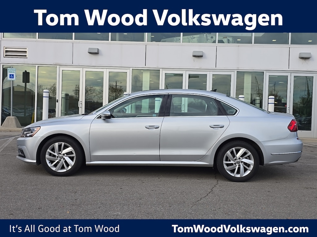 Used 2018 Volkswagen Passat 2.0T SE Sedan