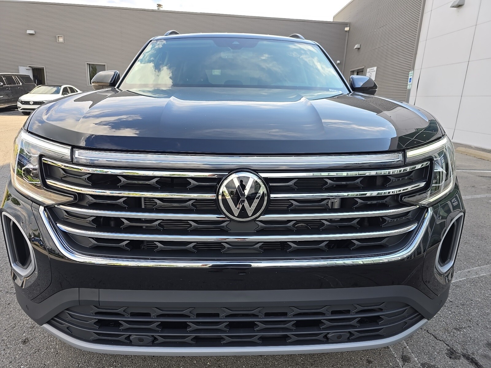 2026 Volkswagen Atlas SE Technology photo 4