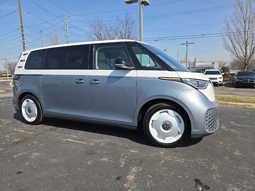 2025 Volkswagen ID. Buzz photo 2