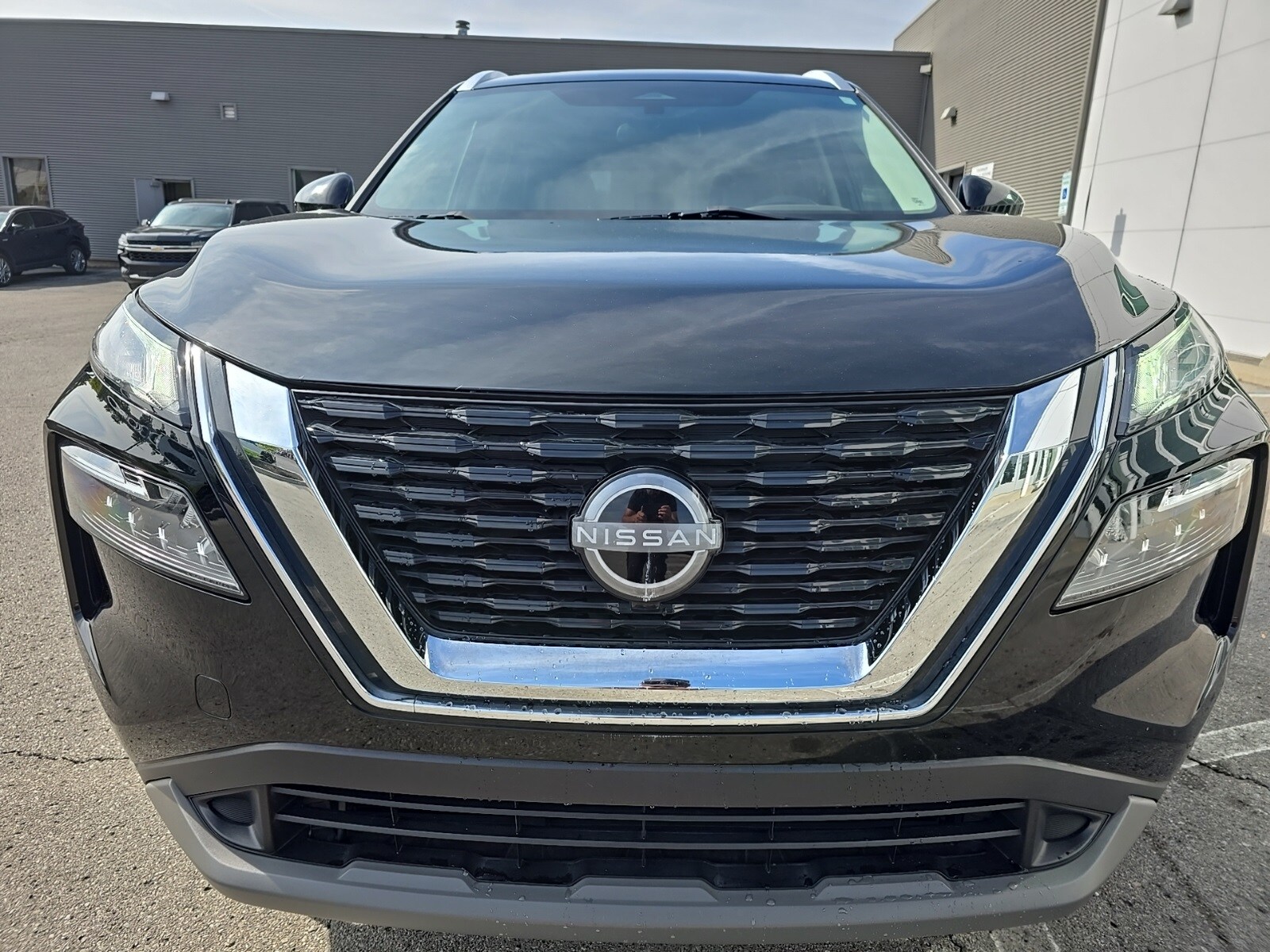 2023 Nissan Rogue SV photo 3