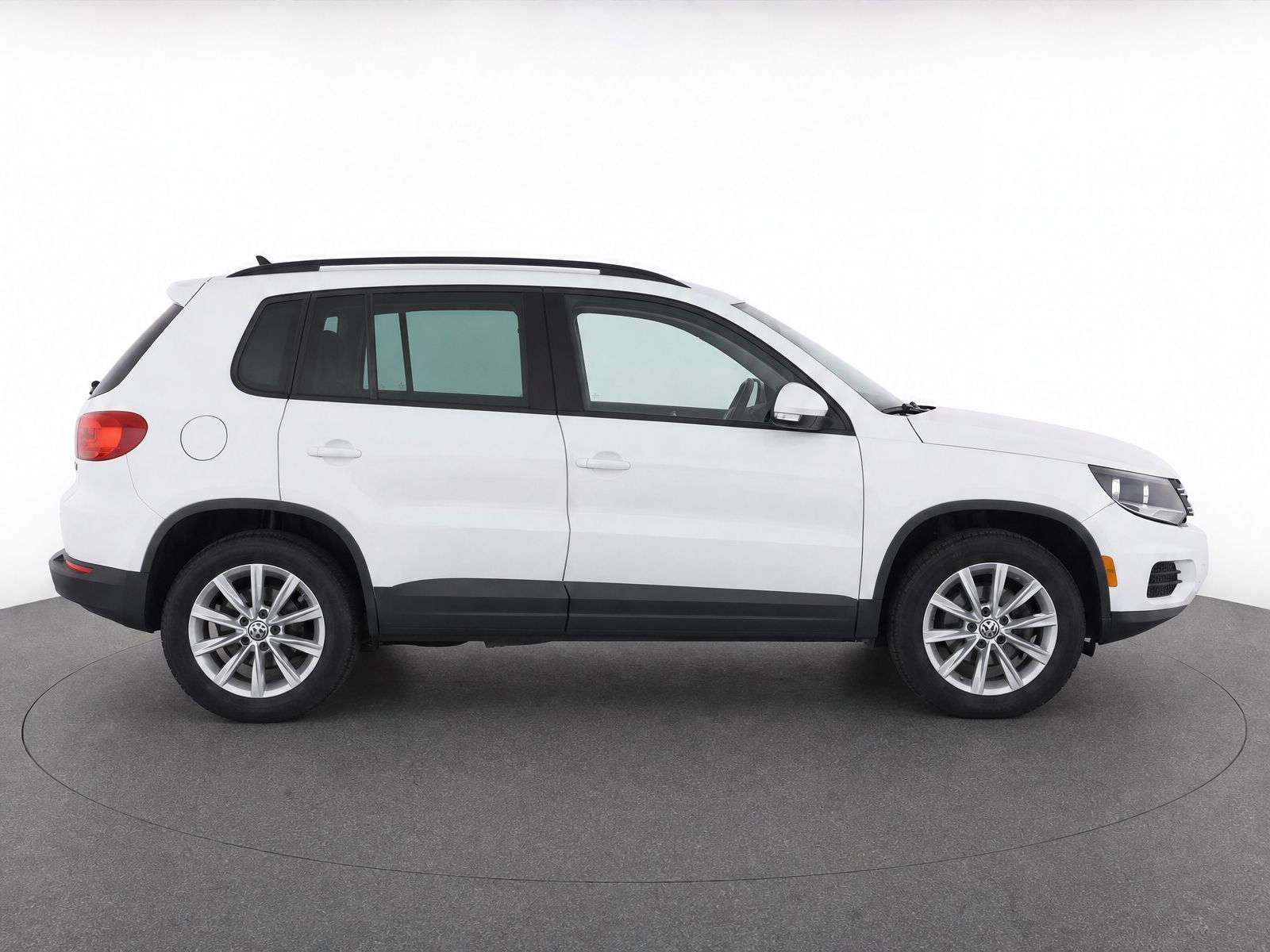 WVGBV7AX0HK043683