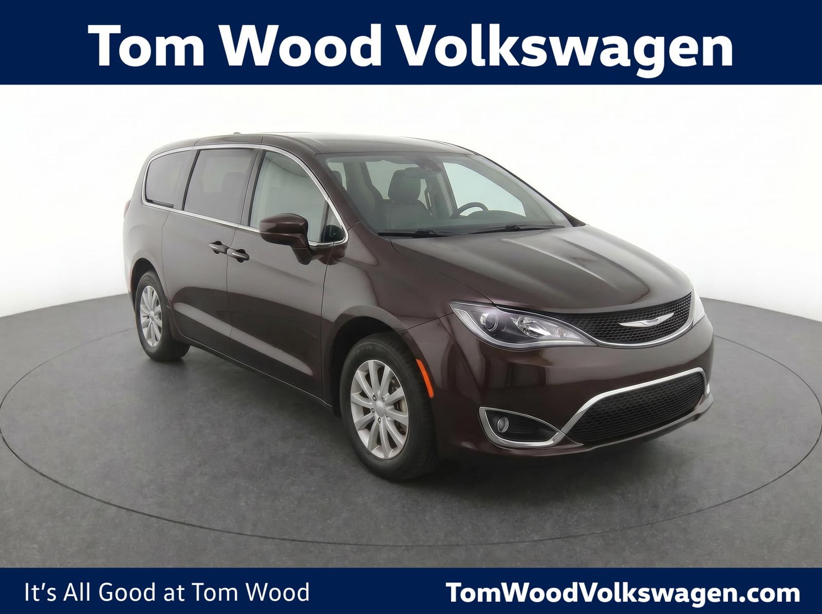 2018 Chrysler Pacifica Touring Plus's photo
