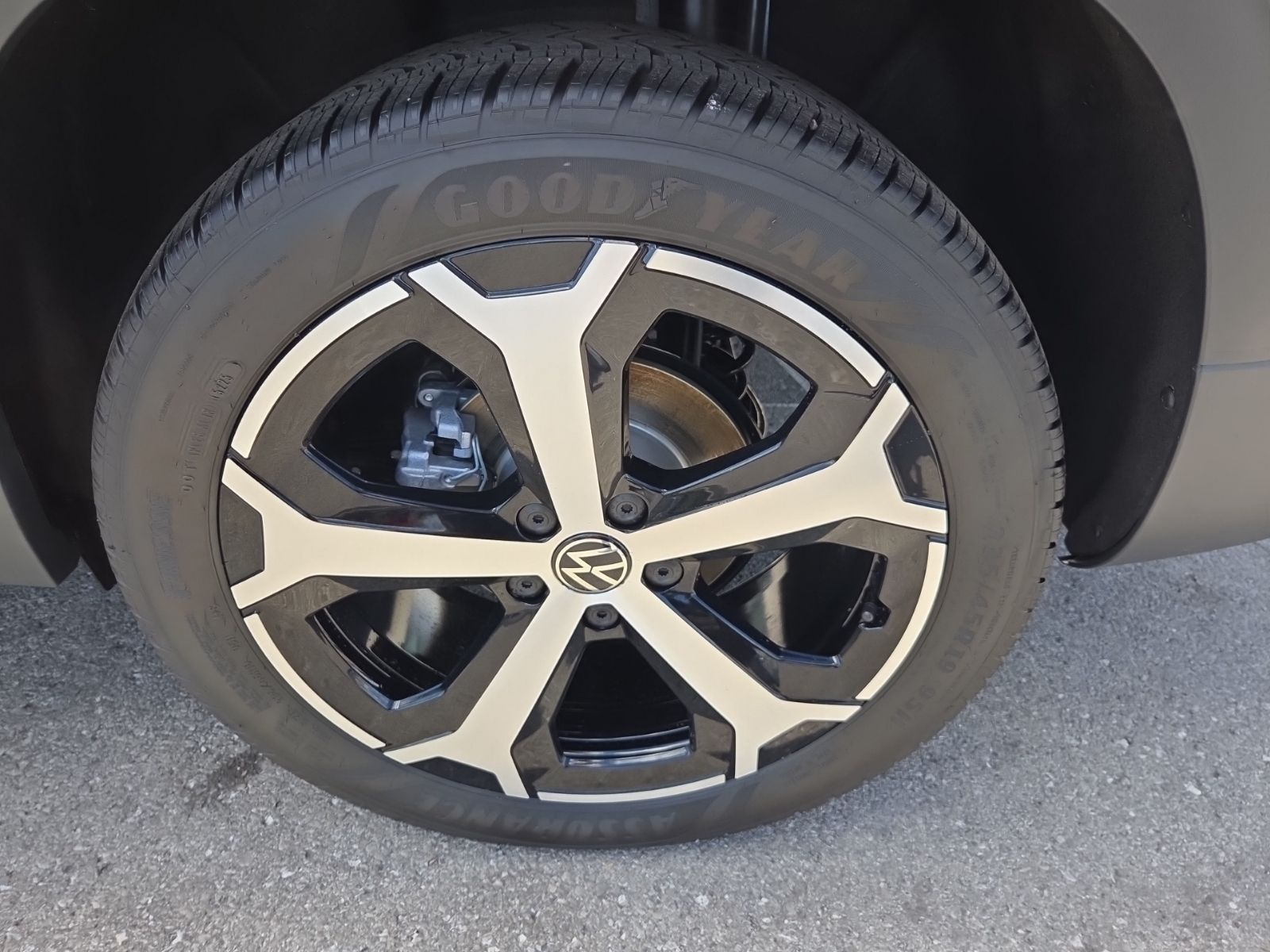 2026 Volkswagen Taos SEL - Photo 14