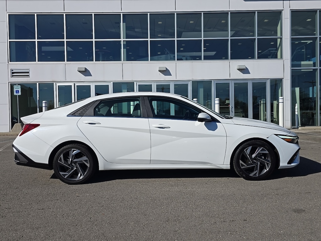 Used 2024 Hyundai Elantra Limited Sedan