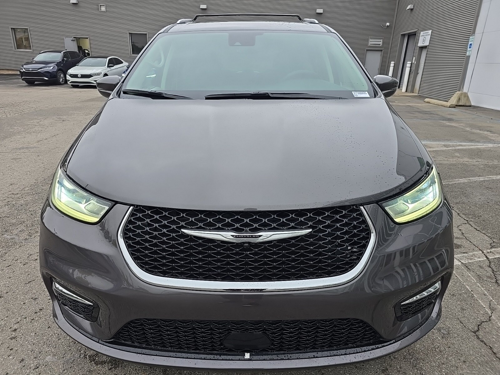 2021 Chrysler Pacifica Touring L photo 4