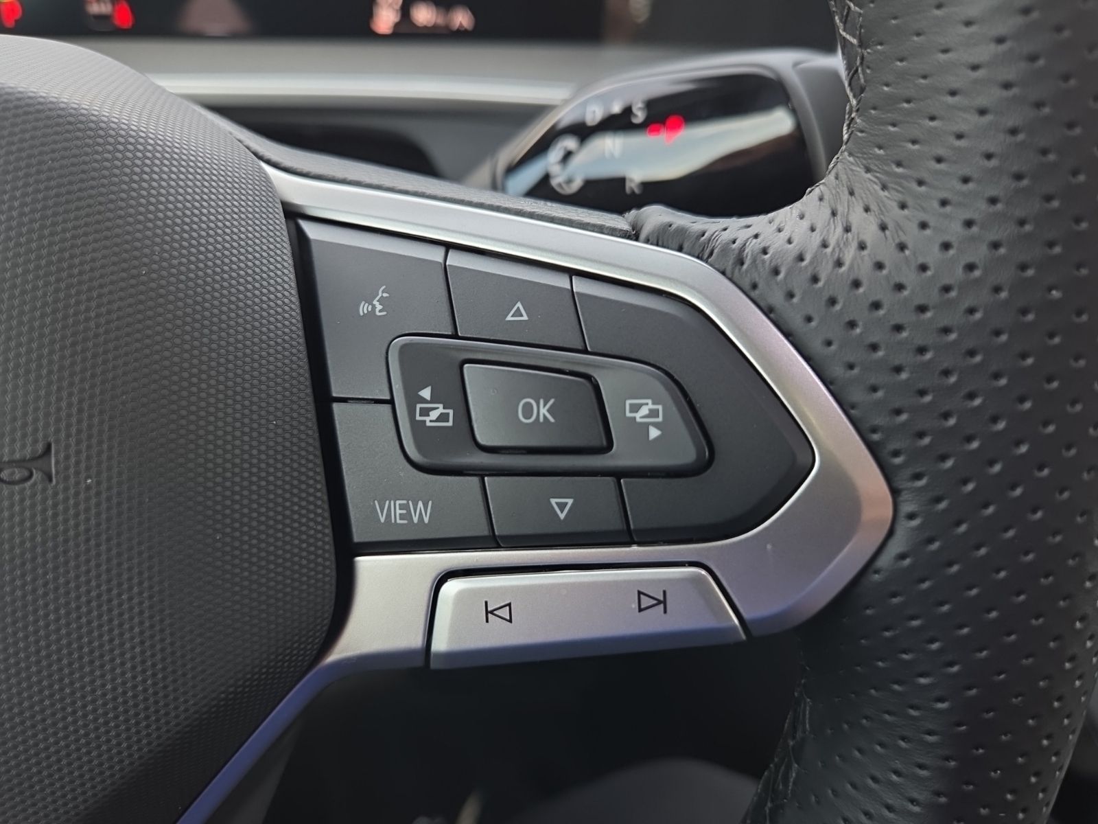 2026 Volkswagen Tiguan SE R-LINE BLACK - Photo 24