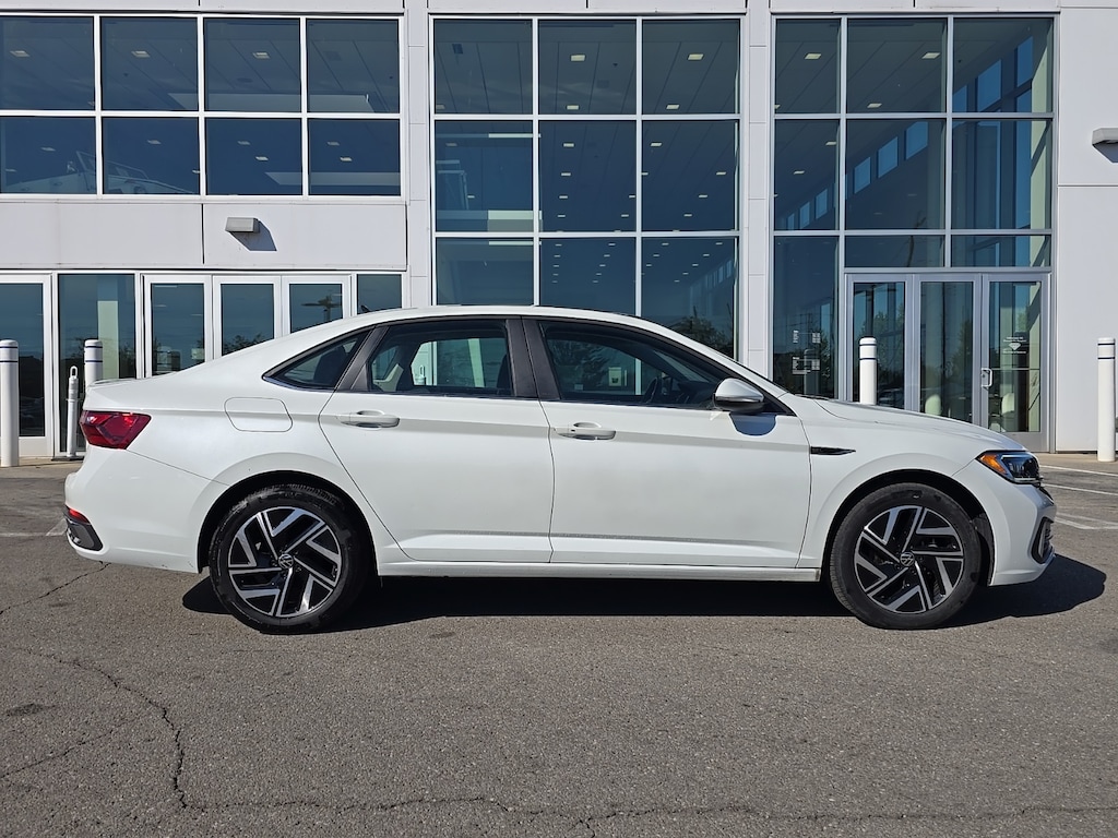 Certified 2023 Volkswagen Jetta 1.5T SEL Sedan