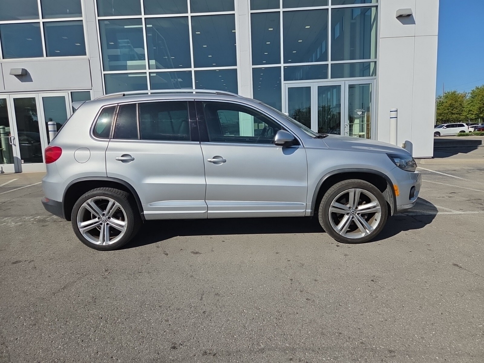 2014 Volkswagen Tiguan R-Line photo 4