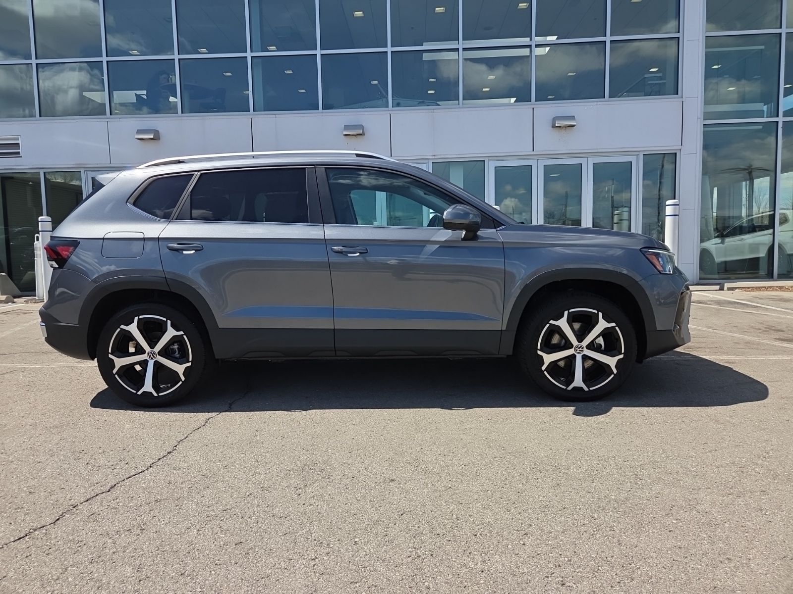 2026 Volkswagen Taos SEL - Photo 3