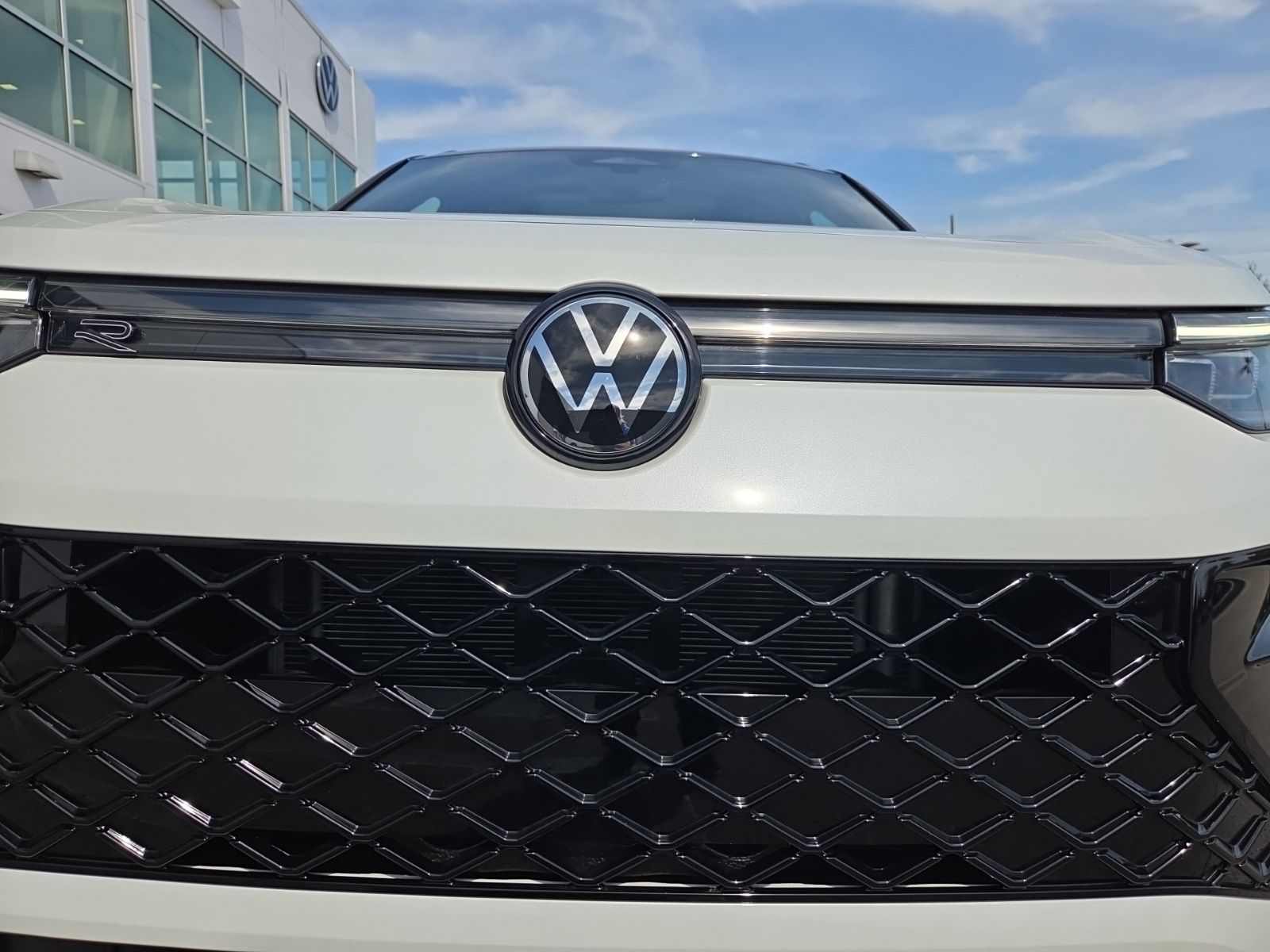 2026 Volkswagen Tiguan SE R-LINE BLACK - Photo 16