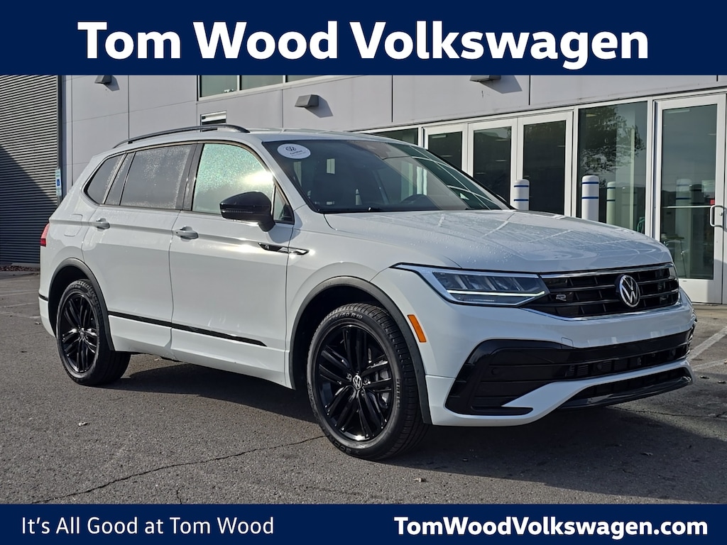 Certified 2022 Volkswagen Tiguan 2.0T SE R-Line Black SUV