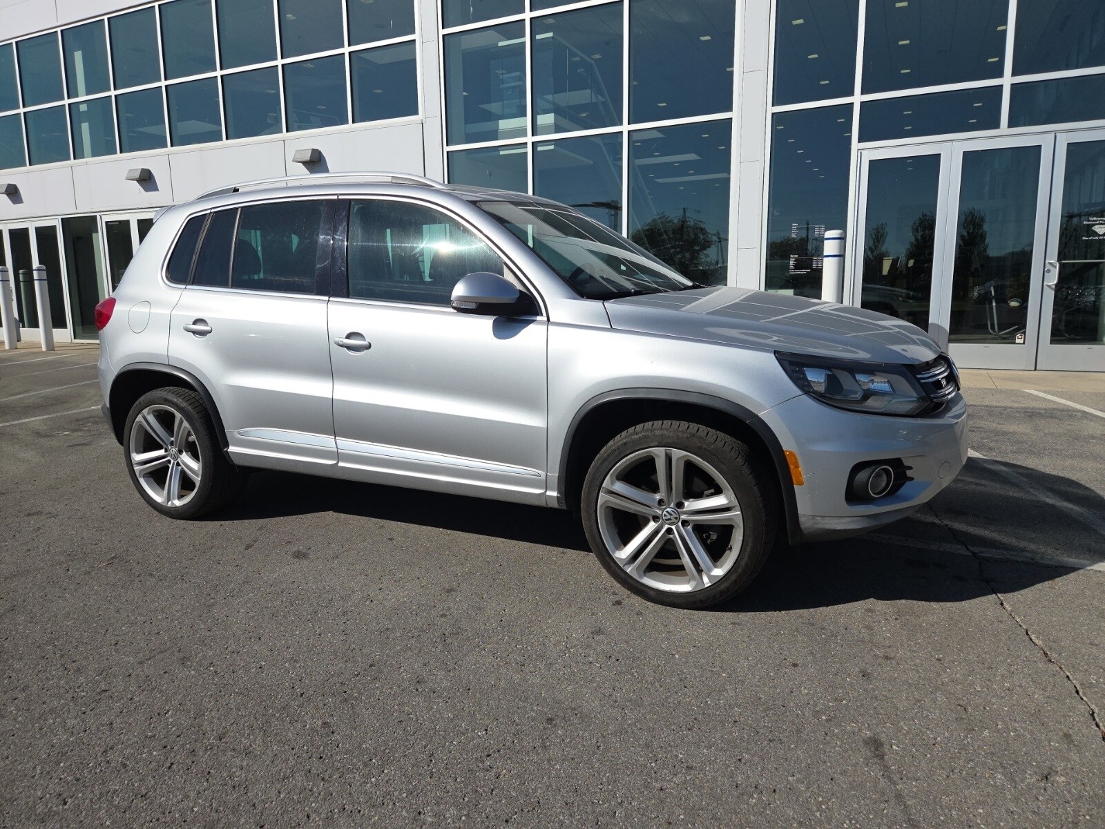 2014 Volkswagen Tiguan R-Line photo 3