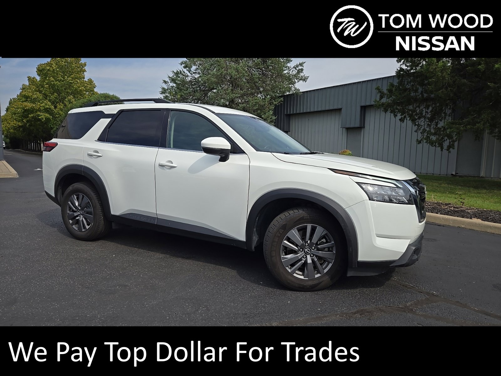 2025 Nissan Pathfinder SV